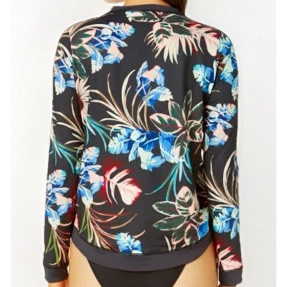 NWT Hurley Swimwear Long Sleeve Sun Shirt Rash Guard Tropical Dream Blac… - Picture 2 of 2